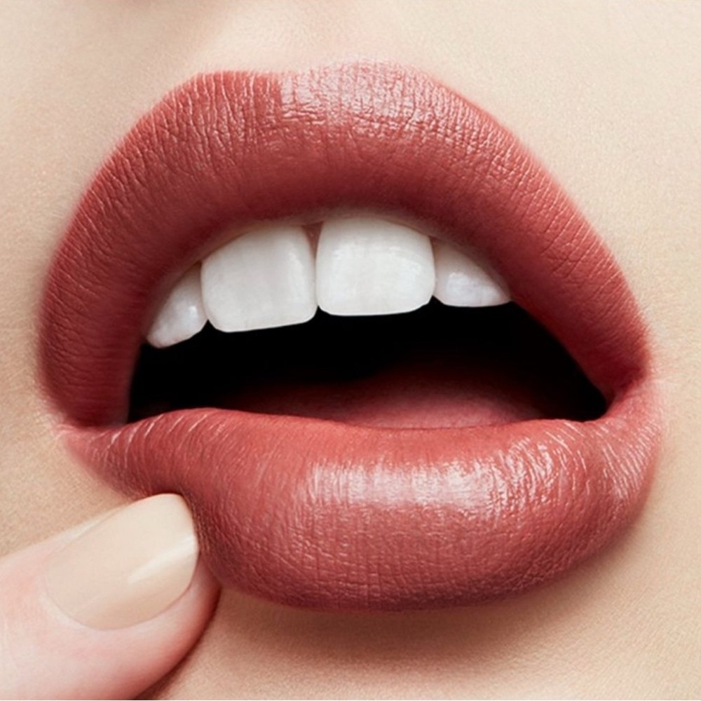 💋Coffee N Cigs - MAC Love Me Liquid Lipcolour